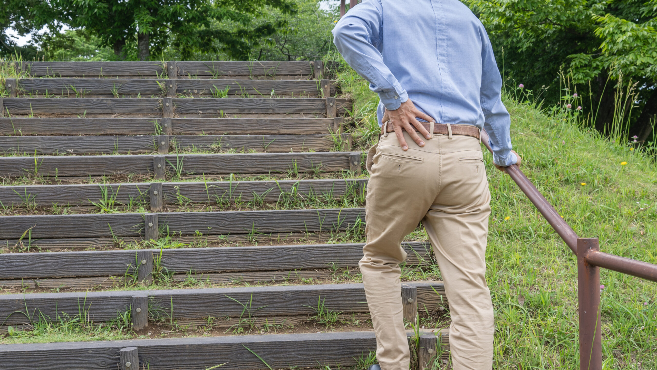 歩くと腰が痛い