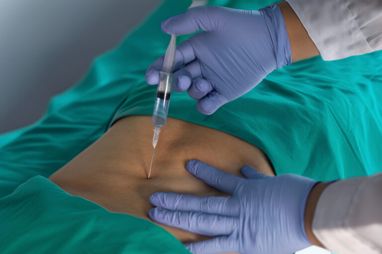 腰への注射のイメージ図