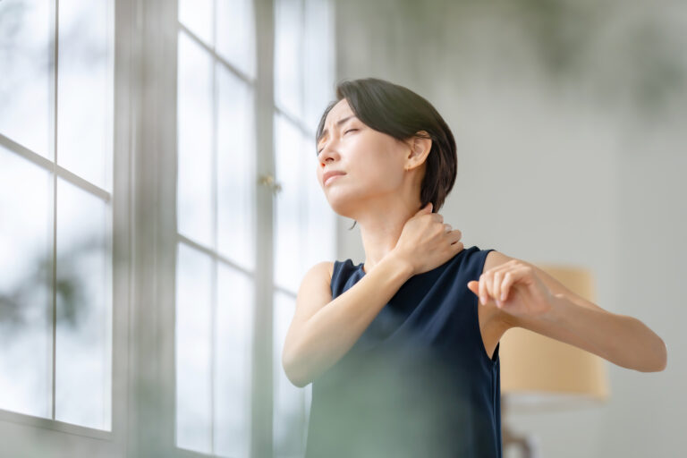 首の痛みのイメージ