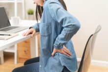 知っておきたい坐骨神経痛を引き起こすリスク要因と治療方法